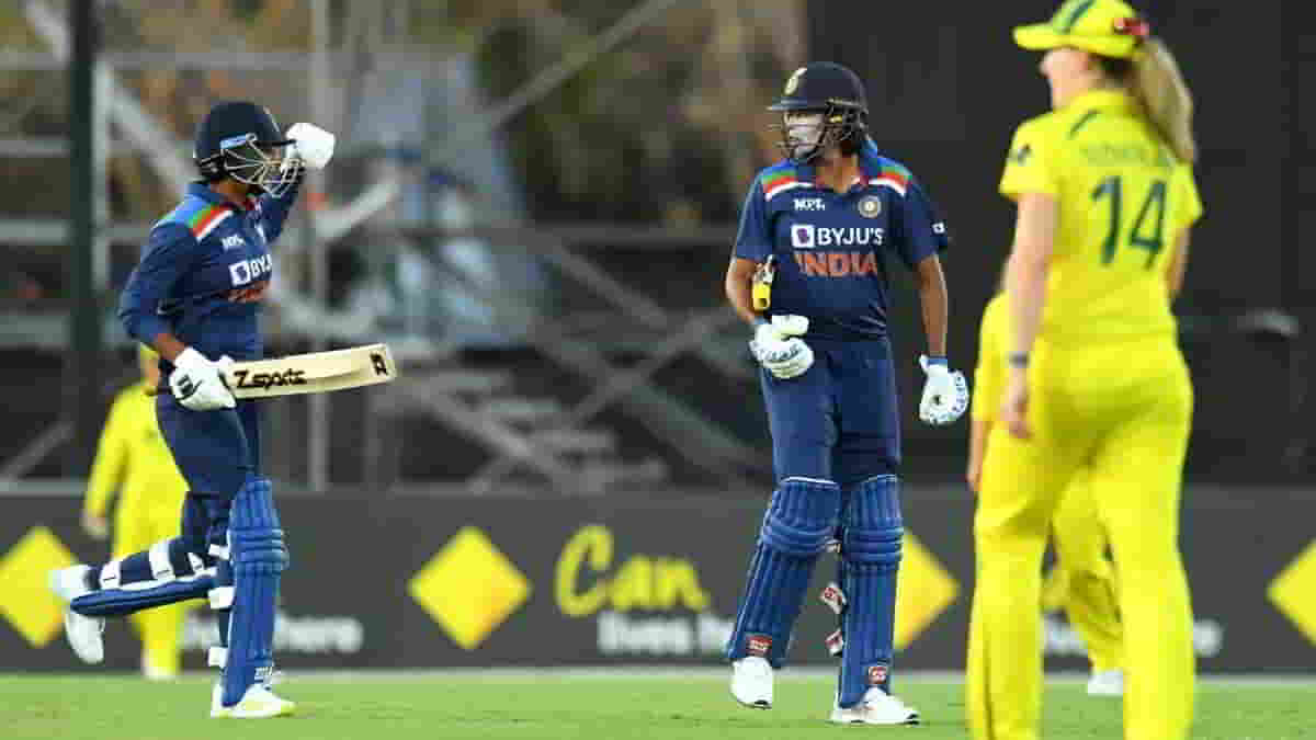 India Women wins by 2 wickets