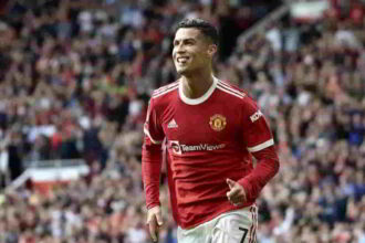 Manchester United wins as Ronaldo scores a brace