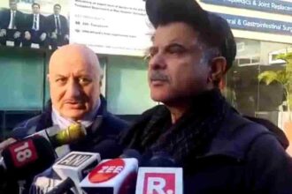 Actors Anil Kapoor and Anupam Kher came to meet Rishabh Pant.