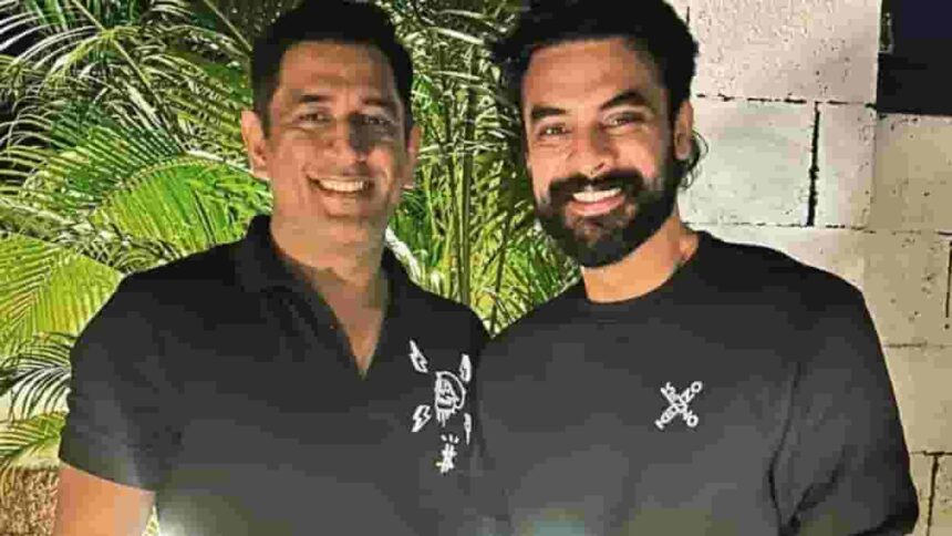 Malayalam actor Tovino Thomas meets MS Dhoni, turns emotional
