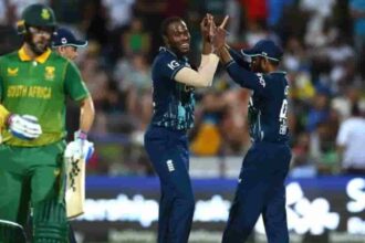 Defeat to England in 3rd ODI puts massive dent in South Africa' 's World Cup hopes.(photo:Twitter/ICC)