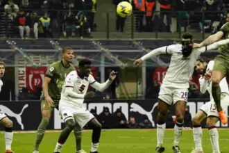 Giroud ends Milan's dismal run with winner against Torino