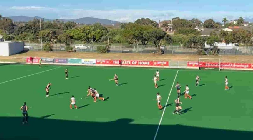 Indian junior women's hockey team beats South Africa 4-3 in shootout.(photoHockey India)