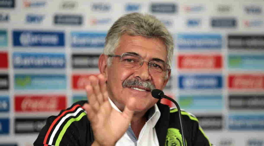 Mexico City Brazilian Ricardo Ferretti attends his presentation press conference as new head coach of Mexican National Soccer Team (IANSEFEJOSE MENDEZ)