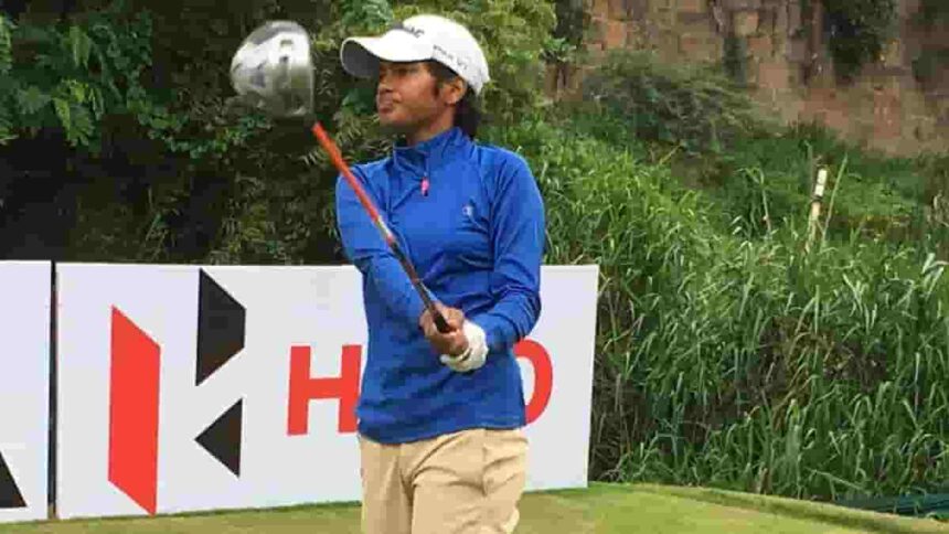 Teenaged amateur Golfer Sneha Singh teeing off on first tee at Hyderabad Golf Club.