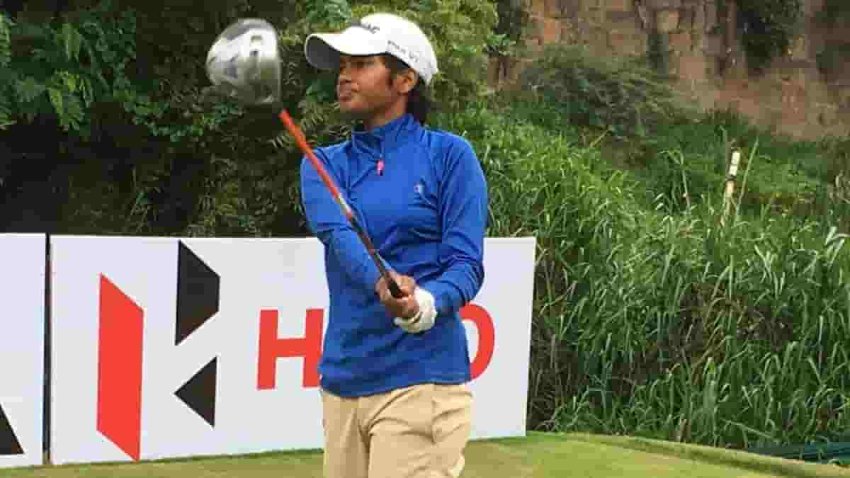 Teenaged amateur Golfer Sneha Singh teeing off on first tee at Hyderabad Golf Club.