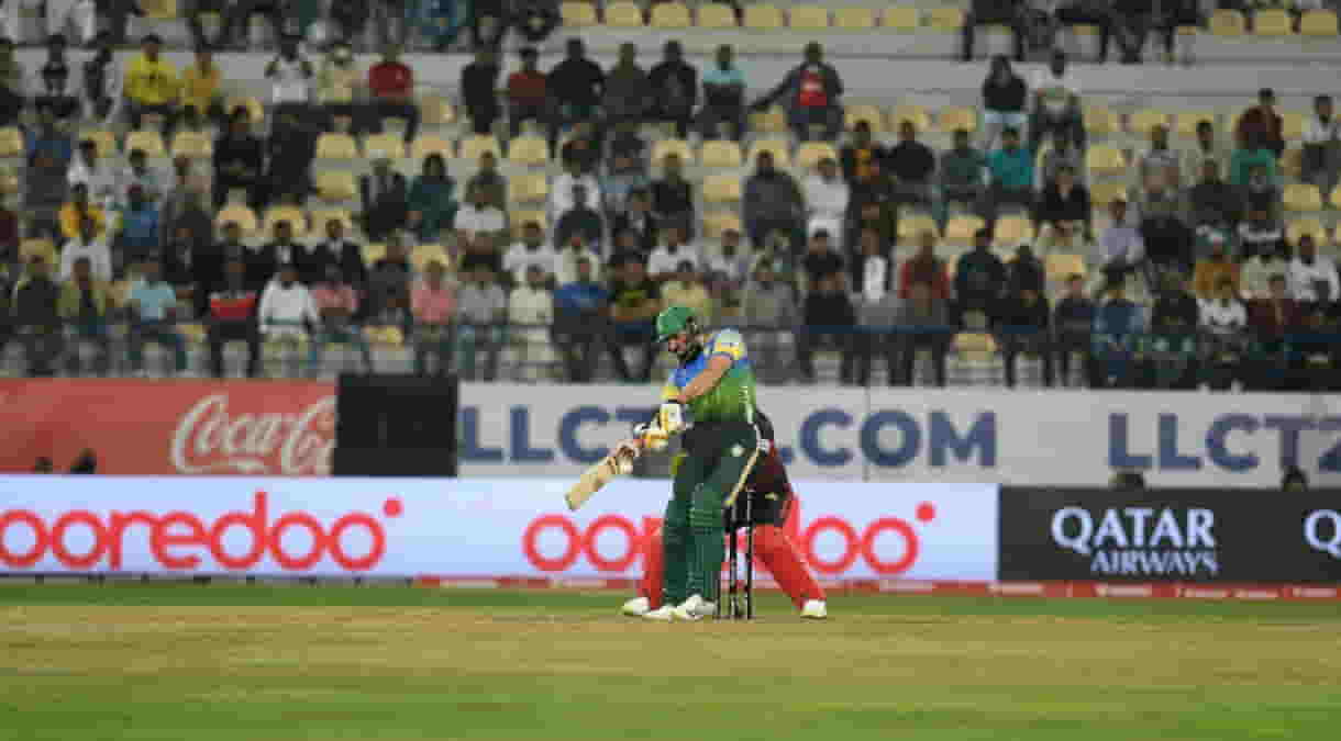 LLC Masters Misbah, Afridi, Razzak star in Asia Lions' 35-run win over World Giants.