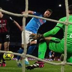 AC Milan's Rafael Leao (R) scores his goal during a Serie A football match between Napoli and AC Milan in Naples, Italy, on April 2, 2023. (Photo by Alberto LingriaXinhuaIANS)