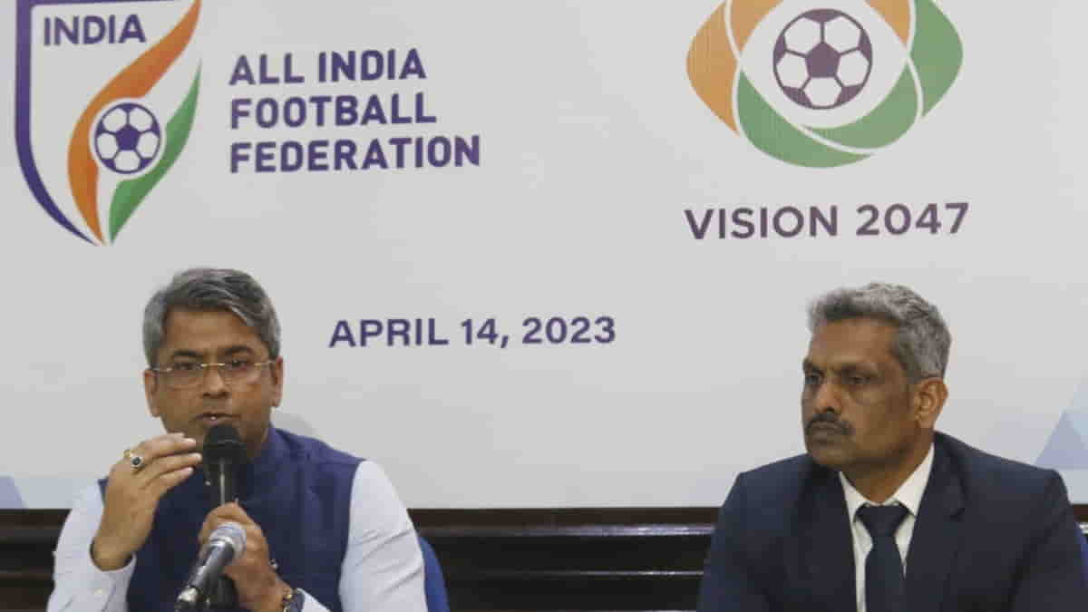 Football House Sports Digest