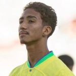 Brazil defender Arthur joins Bayer Leverkusen.
