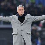 Which football formations are used by different managers?