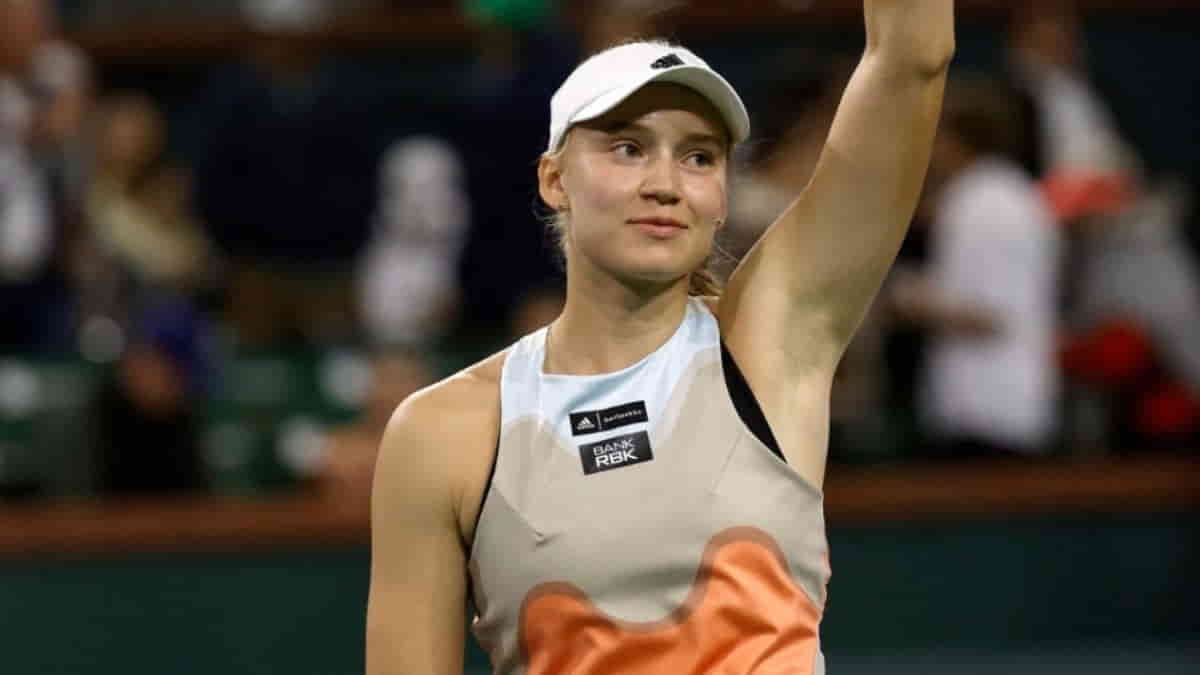 Italian Open: Rybakina advances to Rome semifinals after Swiatek retires with injury
