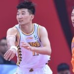 Sun Minghui (L) of Zhejiang Lions passes the ball during the first round match between Zhejiang Lions and Shanghai Sharks at the 2020-2021 season of the Chinese Basketball Association (CBA) league in Zhuji, east China's Zhejiang Province, Oct. 18, 2020. (Xinhua/Huang Zongzhi/IANS)