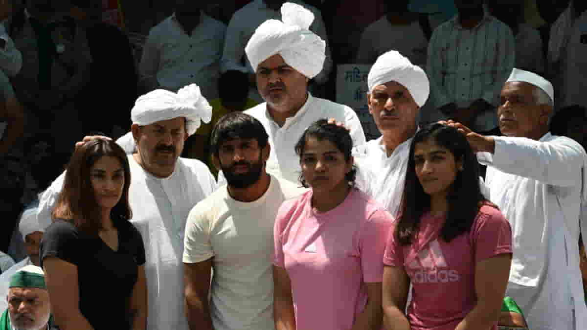 Khaps extend full support to wrestlers, mull approaching President
