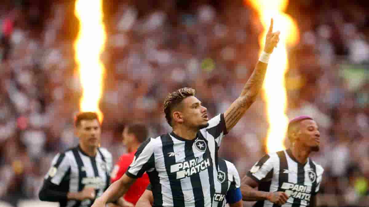 Botafogo players in action at Serie A (pic credit Botafogo F.R)