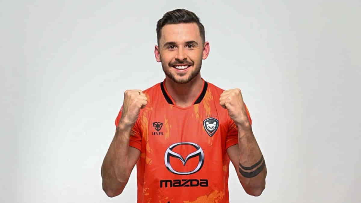 Chennaiyin FC has signed an Australian player Jordan Murray is the season's first foreign signing
