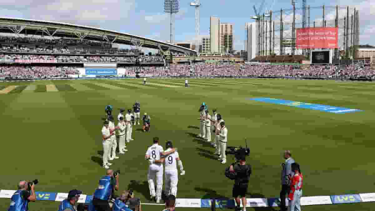 Retiring Stuart Broad receives guard of honour while coming out to bat for last time