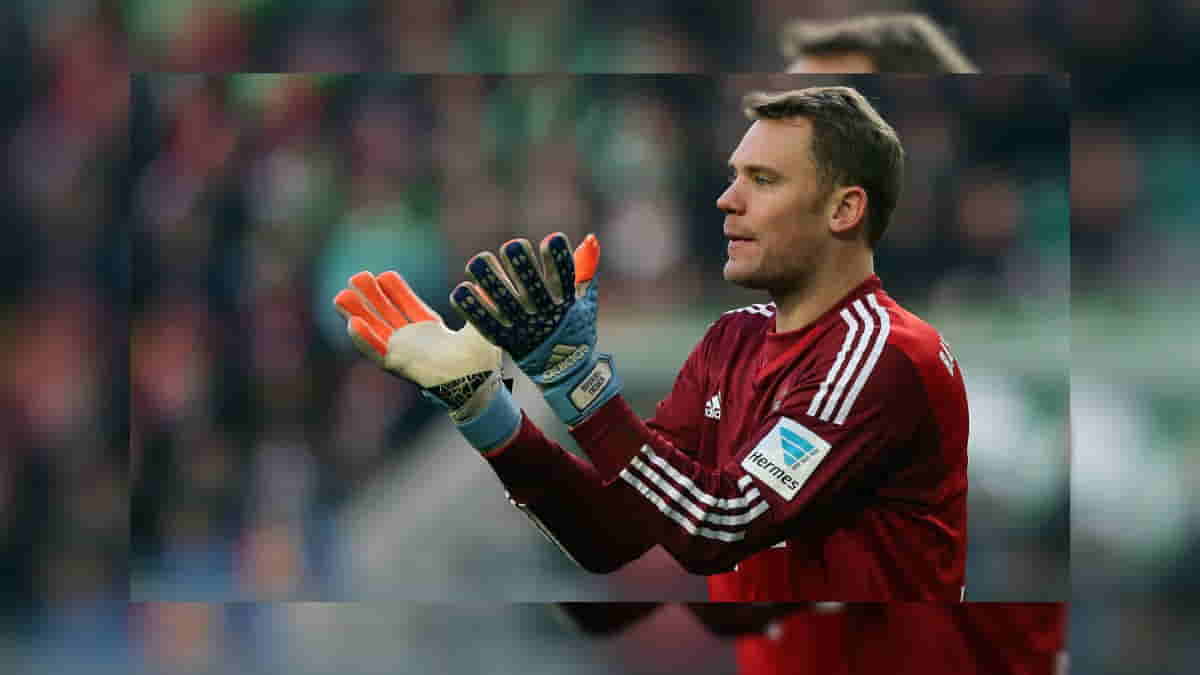 Neuer's return at end of October is realistic, says Bayern official