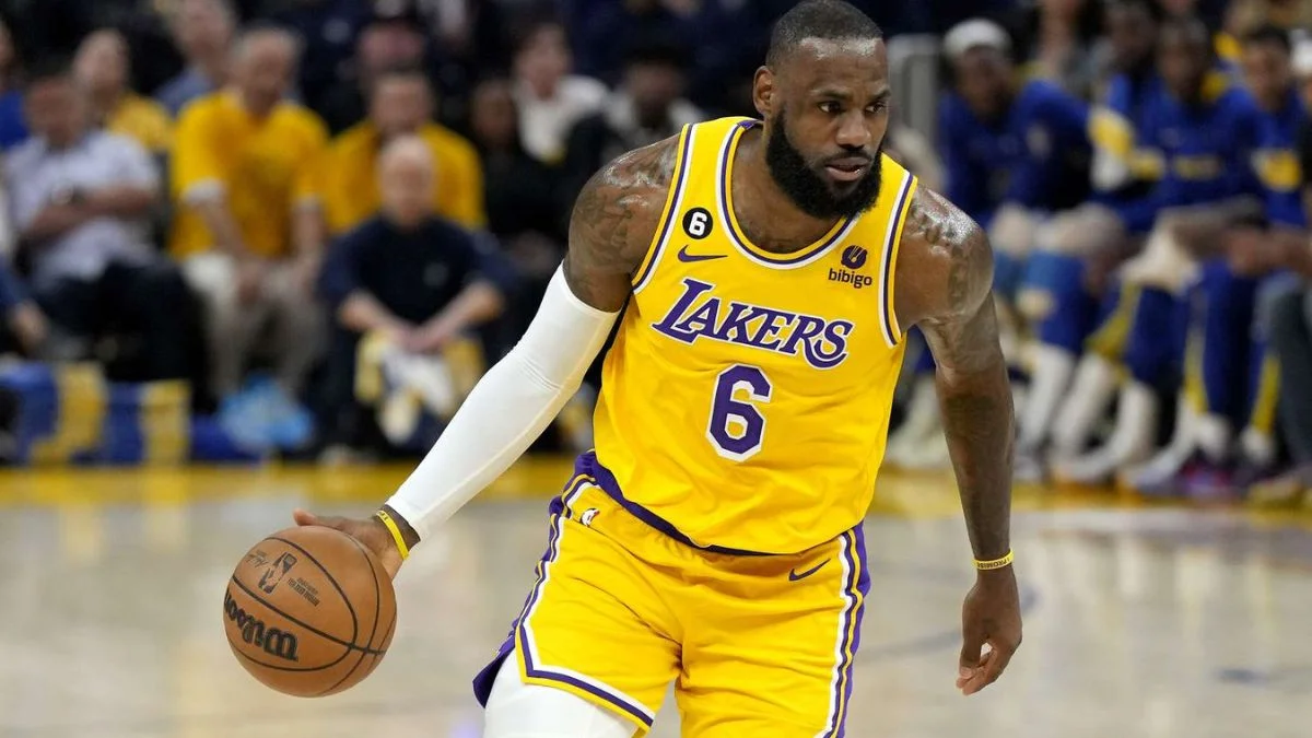 LeBron's 25-Point Streak Ends: Lakers' Season