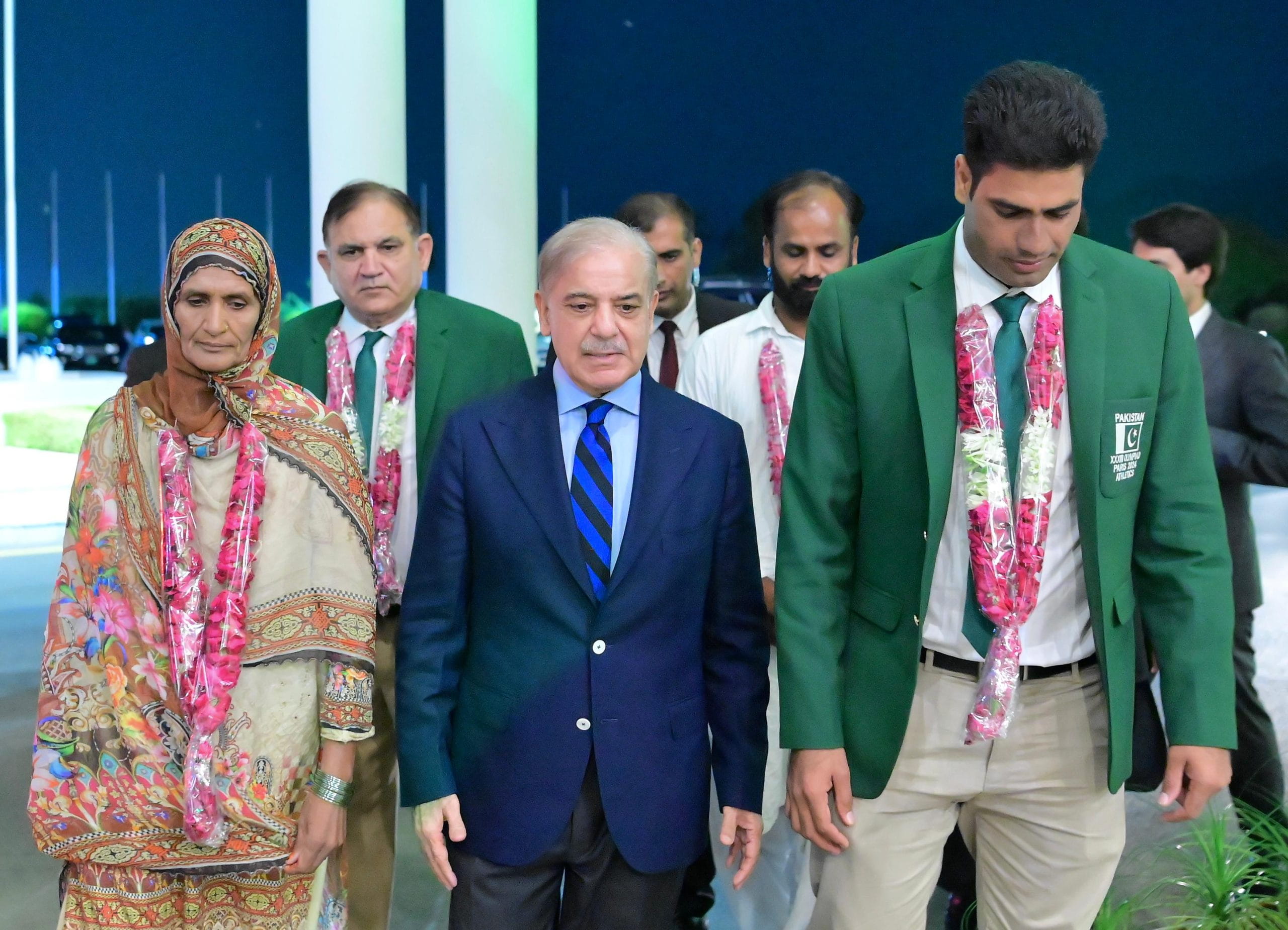 PKR 150 Million Cash To Endowment Fund Of 1 Billion - Pakistan PM Honors Javelin Star Arshad Nadeem
