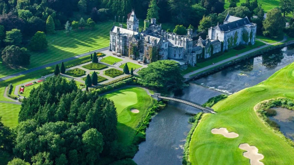 Top 10 Beautiful Golf Courses In The World 
