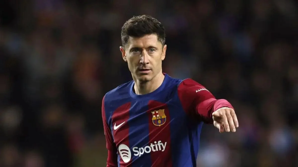 Robert Lewandowski Becomes The First Player To Score 40 Goals In 2024-25 Among The Top 5 Leagues