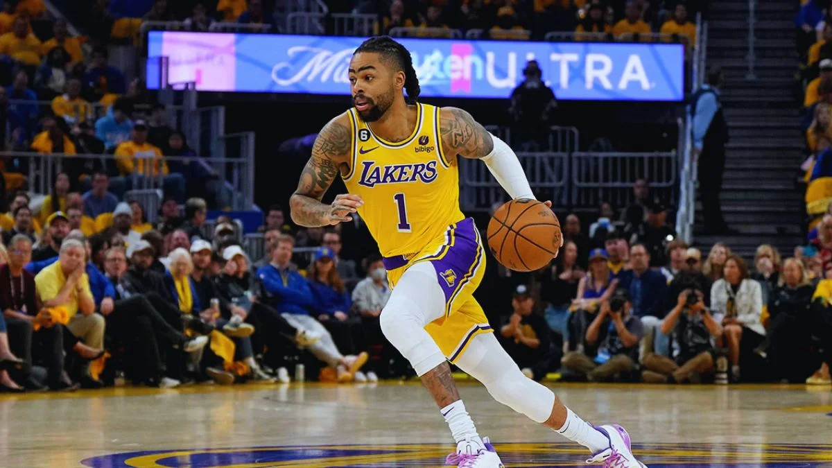 Lakers vs. Warriors Christmas Day: D'Angelo Russell Injury Casts Doubt