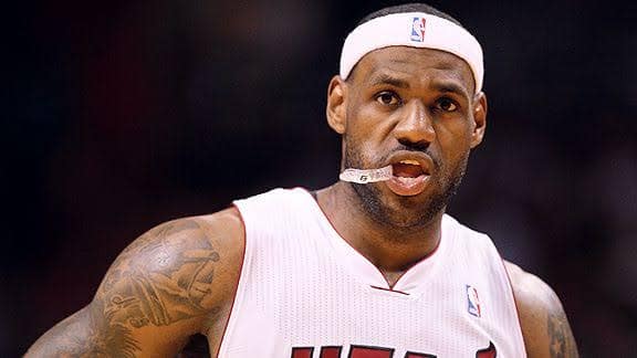 Top 4 reasons why basketball players wear mouth guards while playing