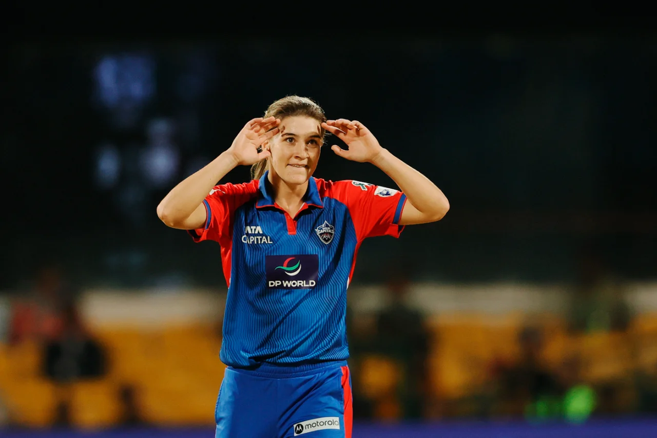 Jess Jonassen bowling, WPL 2025, Delhi Capitals vs Mumbai Indians. (Credits- ESPN) 