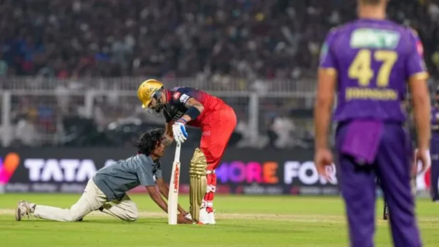 IPL 2025: Fan Breaks Security To Touch Virat Kohli’s Feet During KKR vs RCB Opener