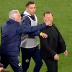Jose Mourinho Pinches Galatasaray Manager’s Nose After Turkish Cup Defeat