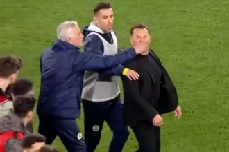 Jose Mourinho Pinches Galatasaray Manager’s Nose After Turkish Cup Defeat