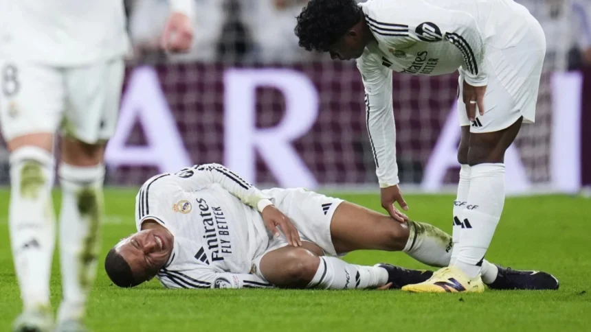 Kylian Mbappe Jeered by Real Madrid Fans After Humiliating Exit From The Pitch With Ankle Injury