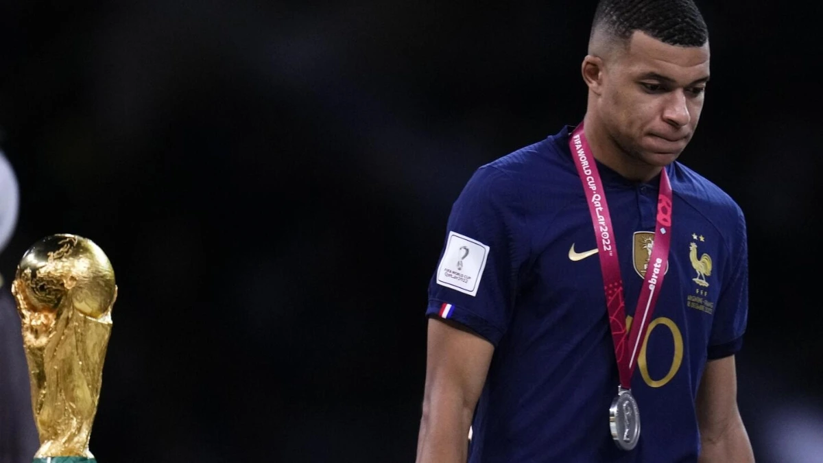Kylian Mbappe Jeered by Real Madrid Fans After Humiliating Exit From The Pitch With Ankle Injury