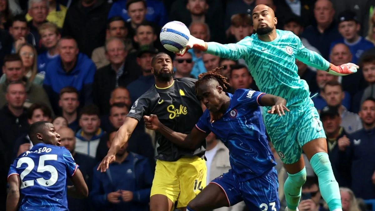 Premier League Chelsea Vs Everton Report: Jackson's Strike Keeps Blues In Contention For Champions League Spot