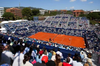 How much did Alcaraz and Rune win at ATP Barcelona Open 2025?