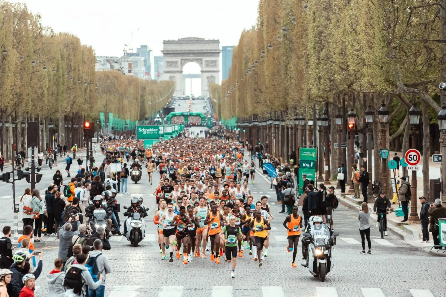 Paris Marathon 2025: Tracking The Course, Schedule, Start Time