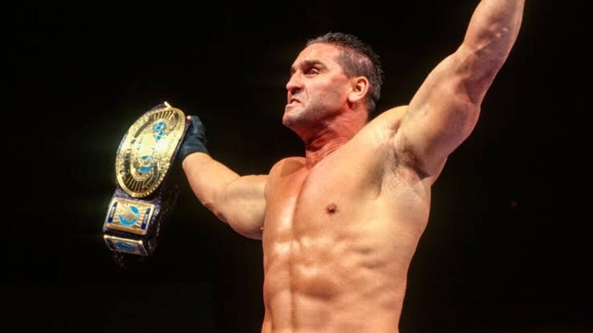 Top 4 MMA fighters who transitioned from other sports