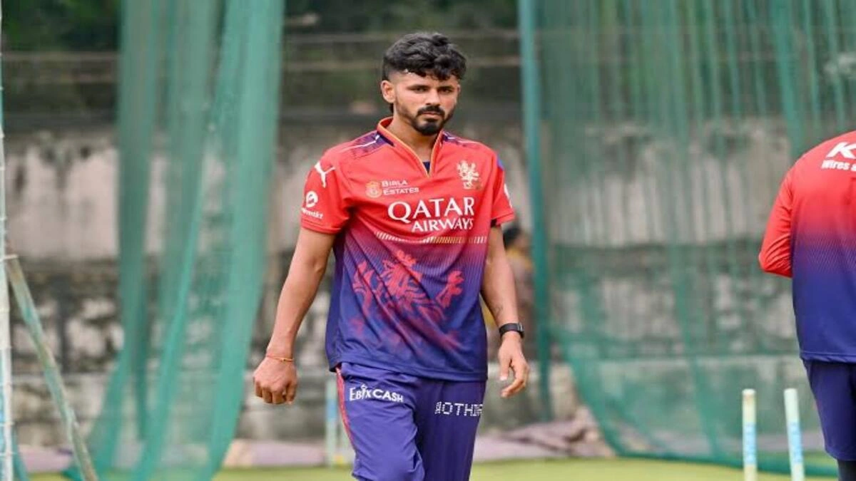 IPL 2026 : Top 4 Players Who Might be Released by Royal Challengers Bengaluru (RCB)