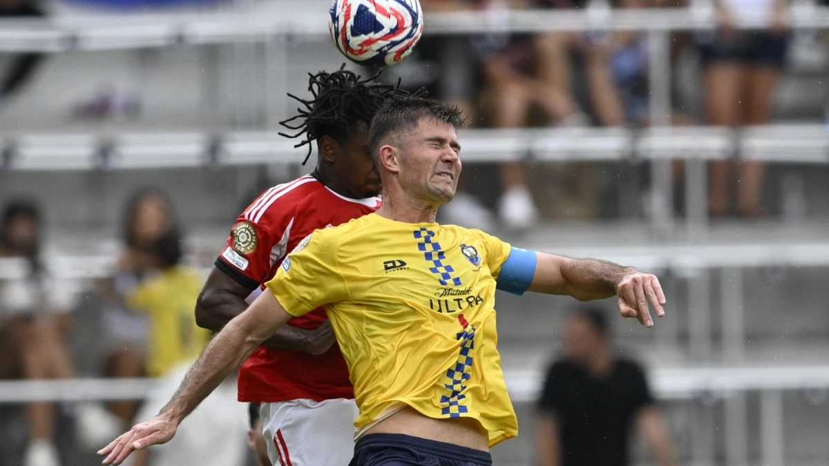 FIFA Club World Cup Benfica Thrash Auckland City 6-0 After Thunderstorm Delay