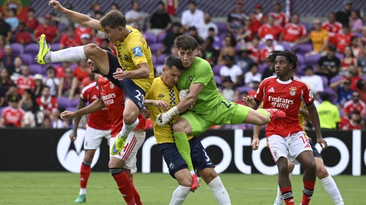 FIFA Club World Cup Benfica Thrash Auckland City 6-0 After Thunderstorm Delay
