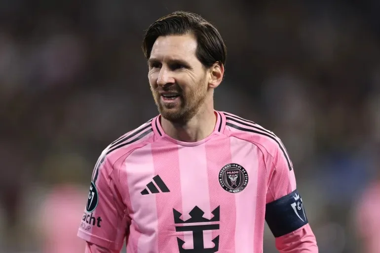 "Lionel Messi Playing With Statue..." - Zlatan Ibrahimovic Slammed Inter Miami