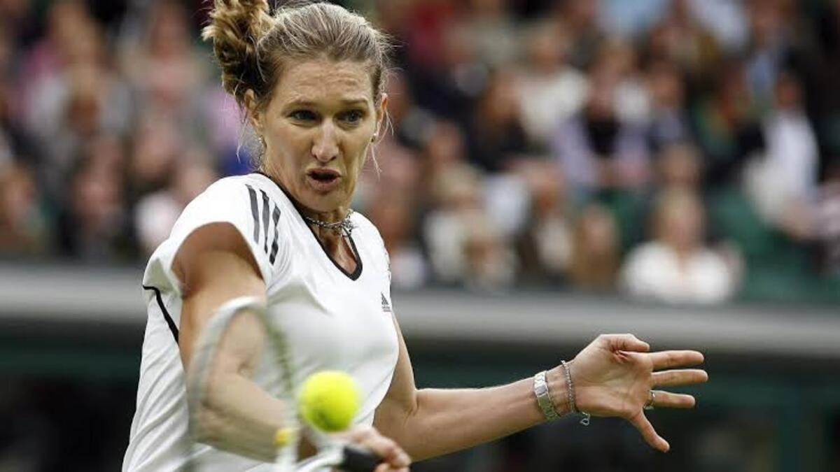 Top 4 Female Tennis Players Who Have Conquered All Grand Slams in the Open Era