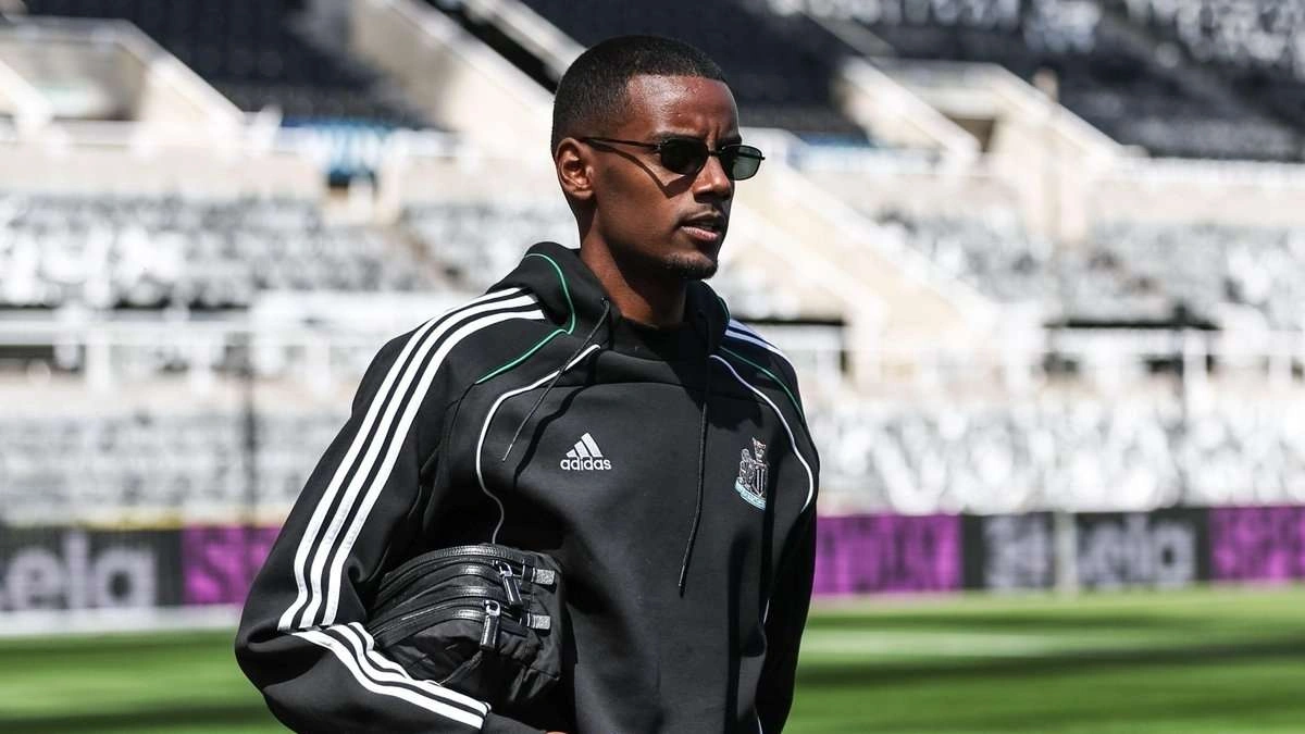 Alexander Isak Tells Eddie Howe He Wants To Leave Newcastle: David Ornstein