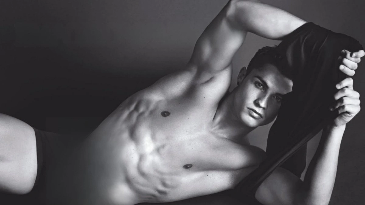 Top 7 Hottest Footballers In The World