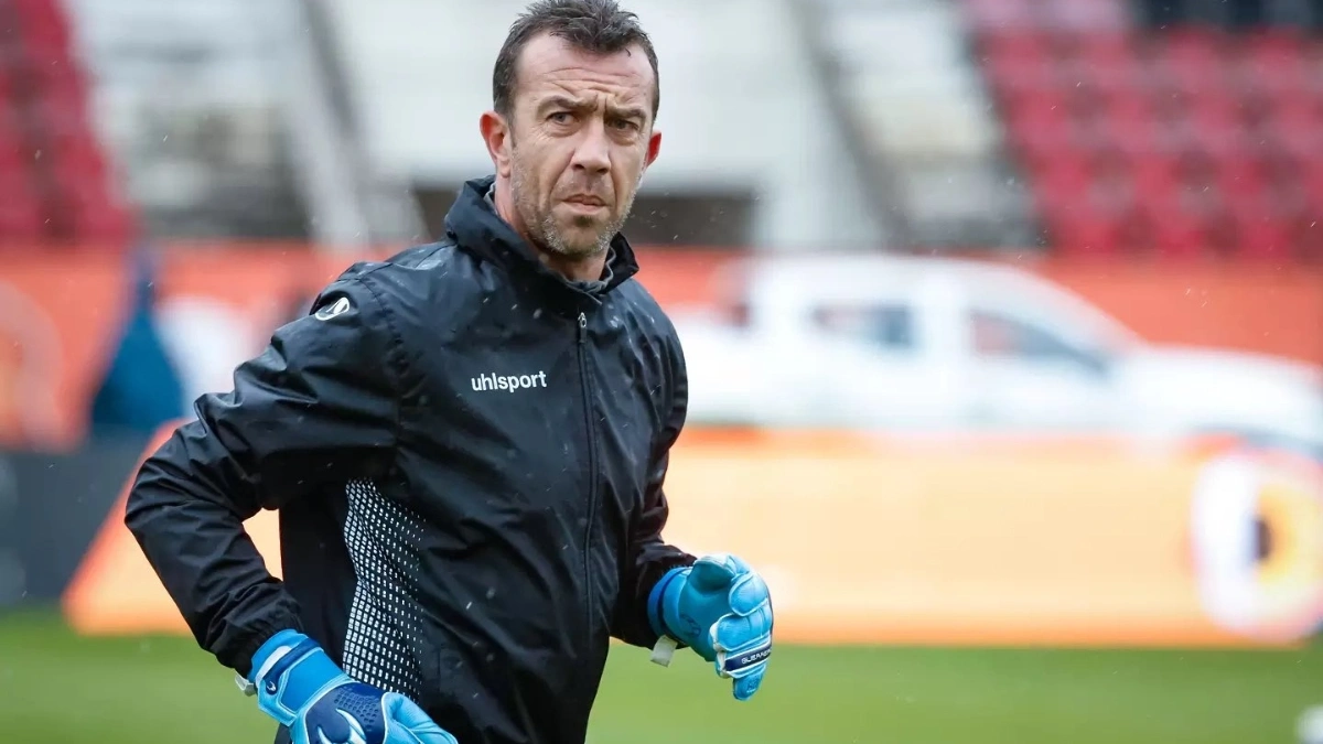7 Oldest Active Footballers In 2025