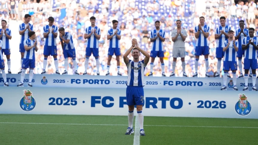 Luuk De Jong Joins FC Porto In Surprise Transfer Announcement