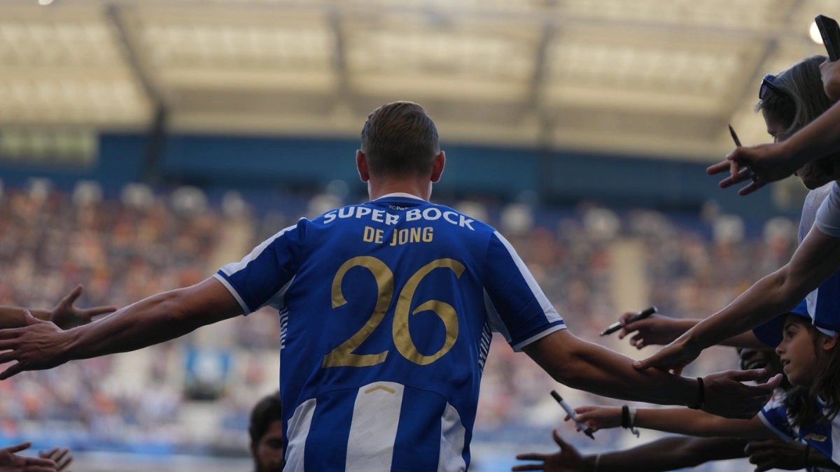 Luuk De Jong Joins FC Porto In Surprise Transfer Announcement