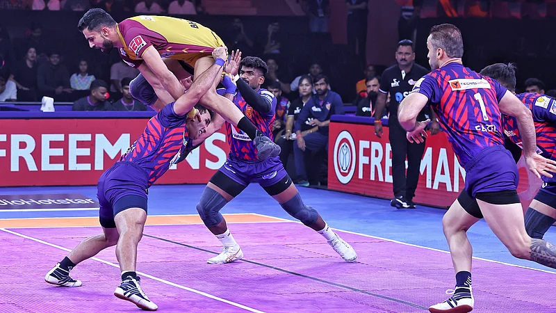 PKL 12: Dabang Delhi Maintains Unbeaten Streak, Beats Telugu Titans In A Thriller