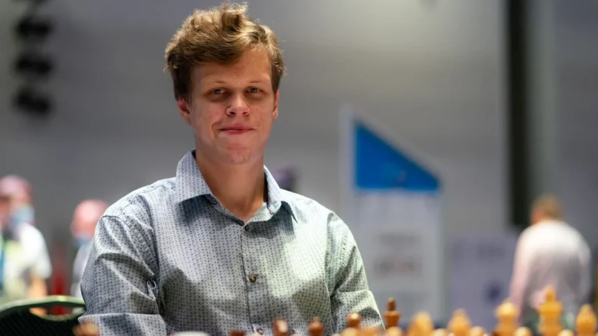 Who Is Vladislav Artemiev? Shocking Joint Leader In World Rapid 2025